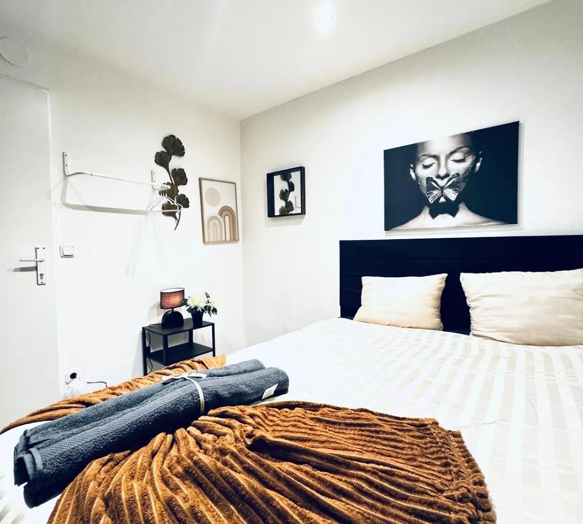 Elegant 5-Br Shared Home Ideal For Groups & Families Vienna 0*,