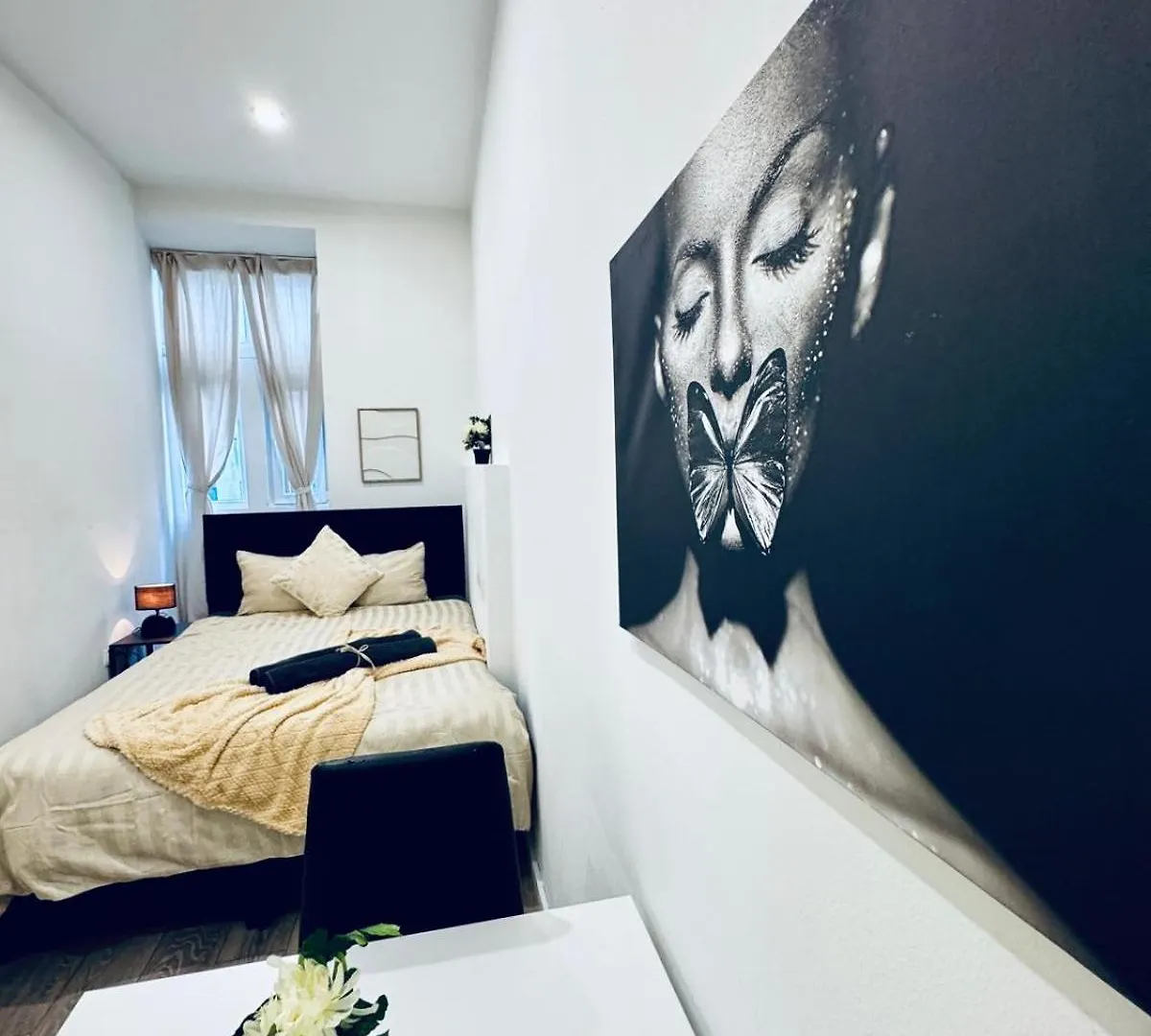Elegant 5-Br Shared Home Ideal For Groups & Families Vienna