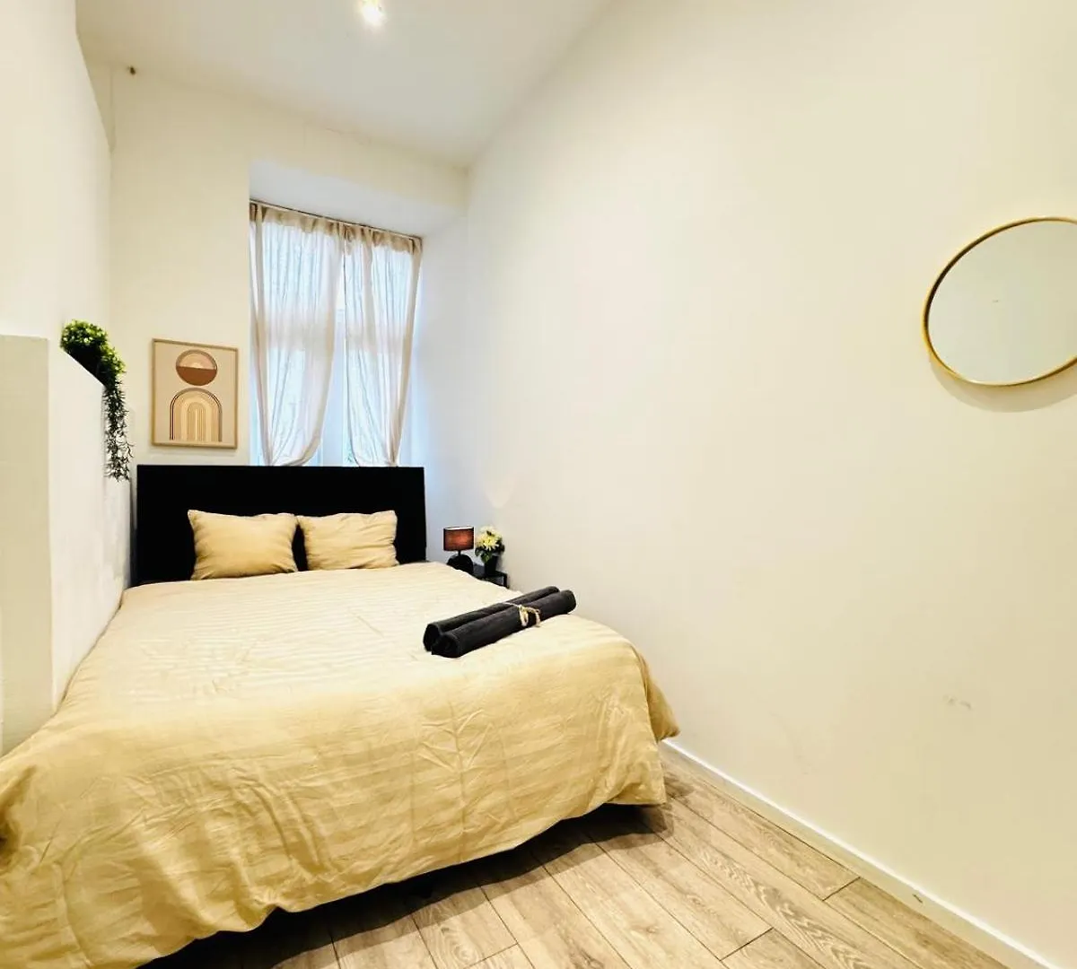 Elegant 5-Br Shared Home Ideal For Groups & Families Vienna Apartment