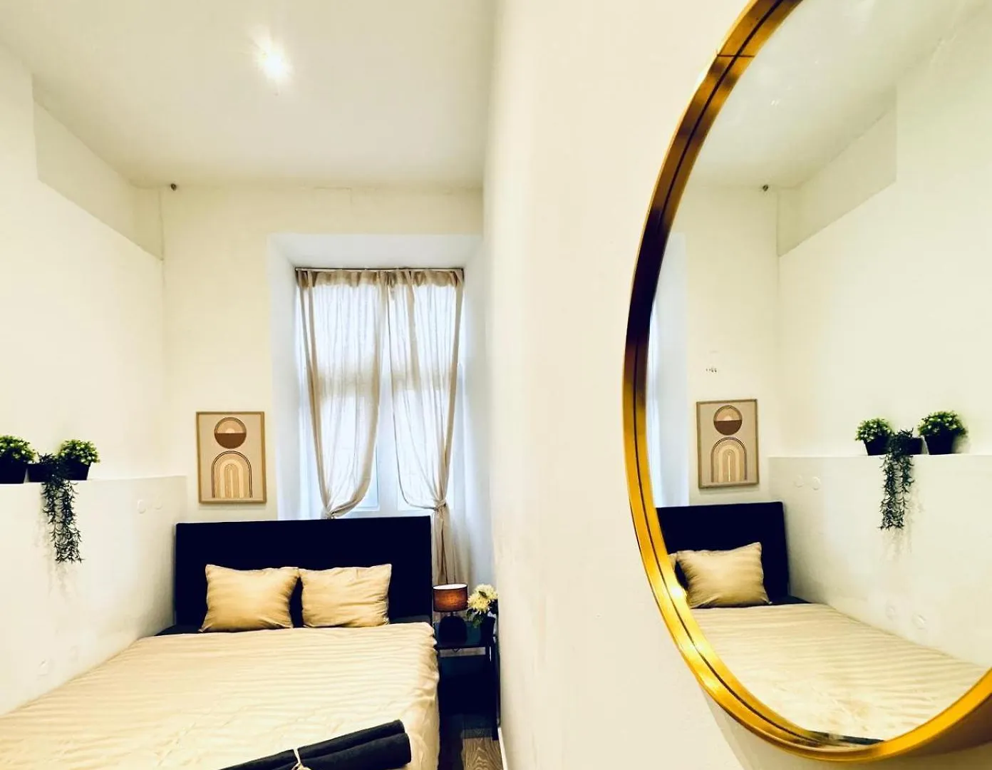 Elegant 5-Br Shared Home Ideal For Groups & Families Vienna 0*,  Austria
