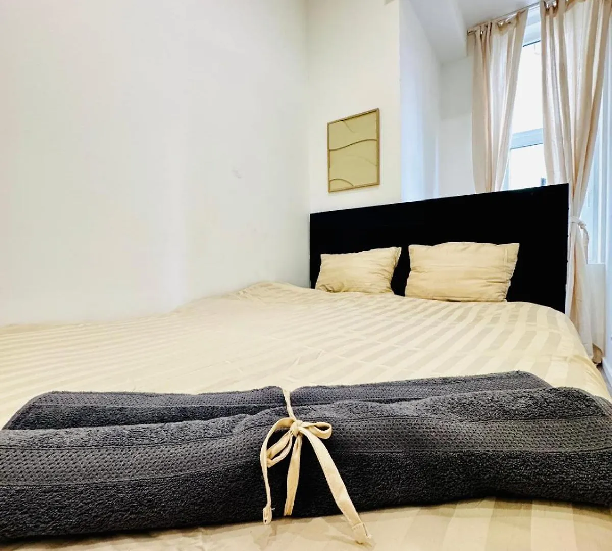Elegant 5-Br Shared Home Ideal For Groups & Families Vienna Apartment