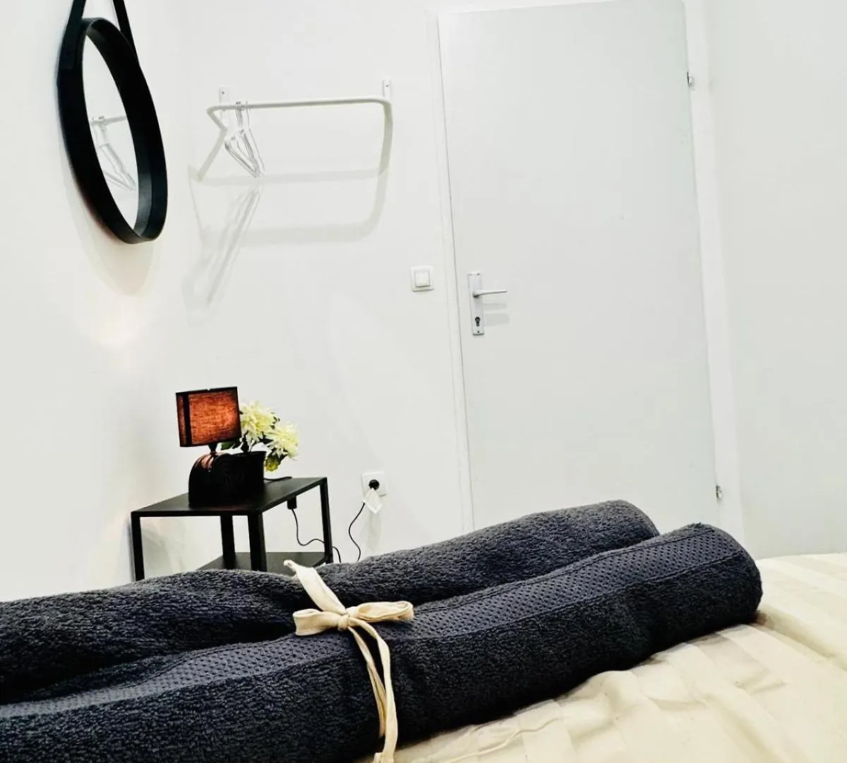 Elegant 5-Br Shared Home Ideal For Groups & Families Vienna Austria